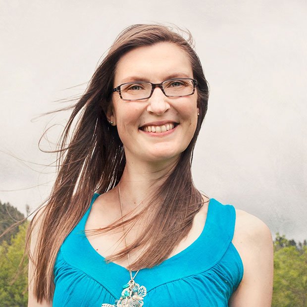 Ailene Cuthbertson - Raglan artist Ailene Cuthbertson